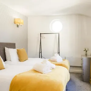 charming-2-bed-town-house-on-historic-mill-road.cambridgehotelsuk.com/