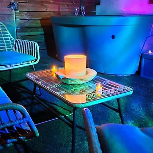 https://maison-plus-belle-la-nuit-avec-jacuzzi-priv.fr-provencehotel.com